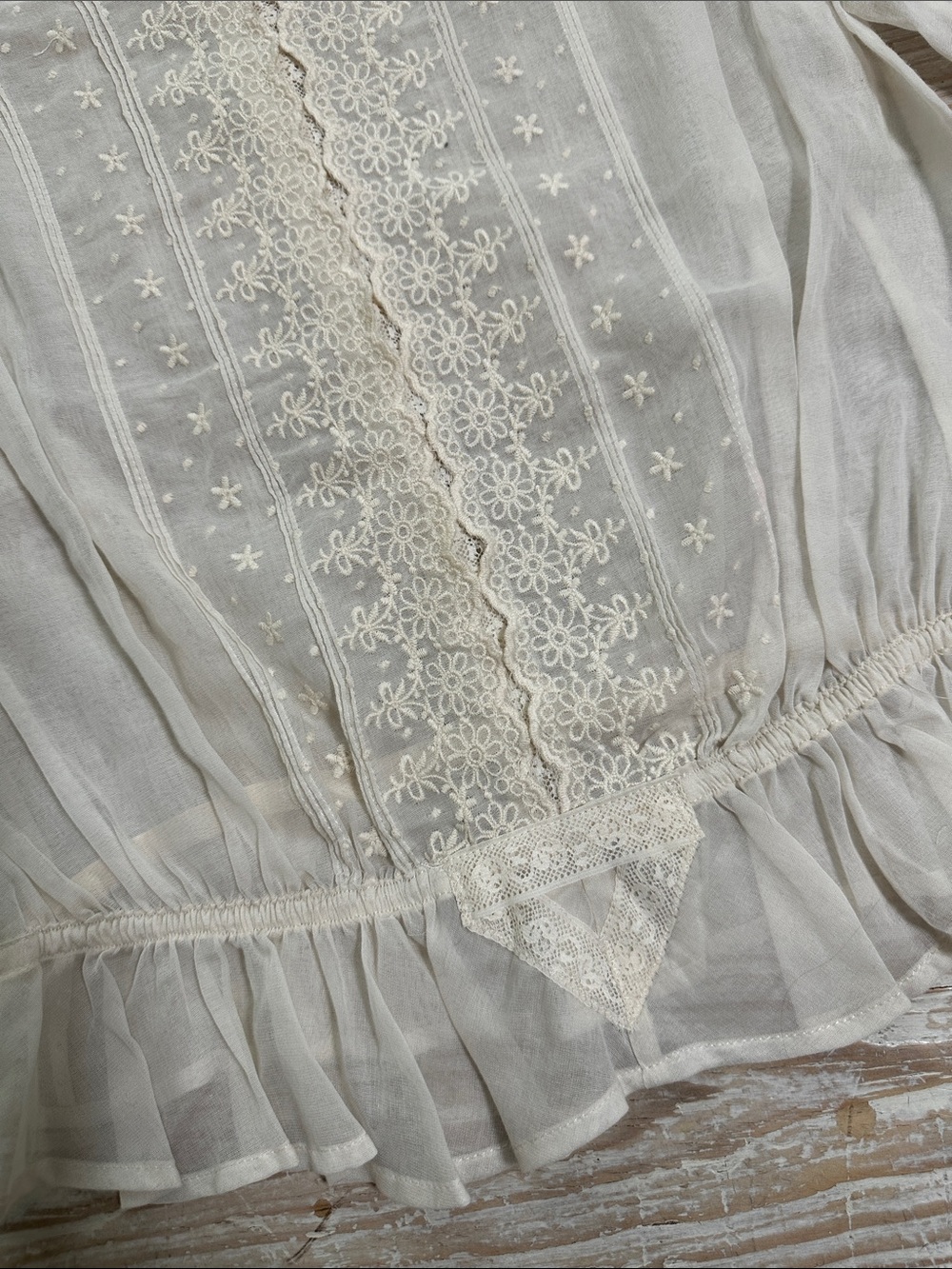 Pins and Needles Vintage-Inspired White Lace Women's Prairie Blouse Ivory XS - Picture 6 of 10